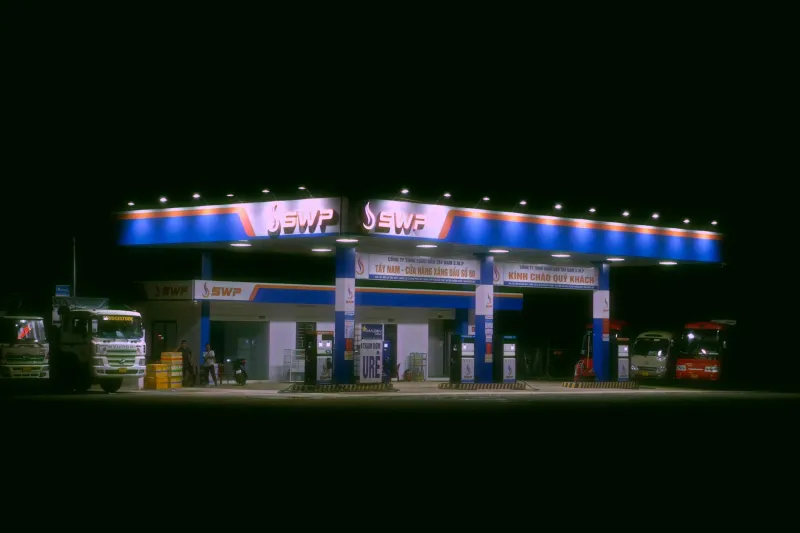 Only Online at 3 A.M.: A Field Guide to America's Night-Shift Internet